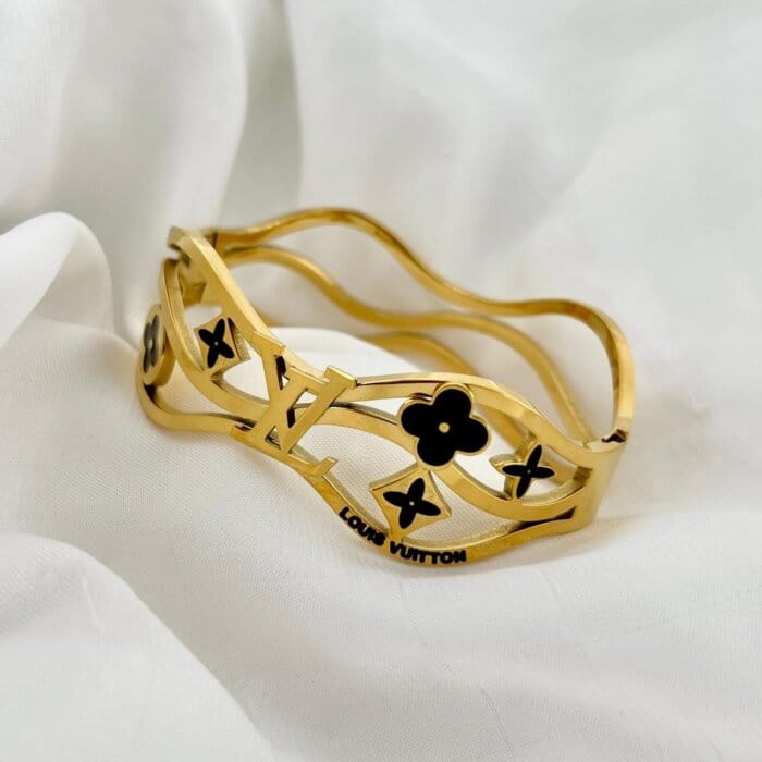 Stainless Steel Clover Flower Bangle