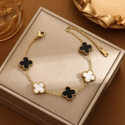 Trendy Reversible Clover Bracelet