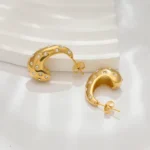Sleek Studded 18k Gold Earrings